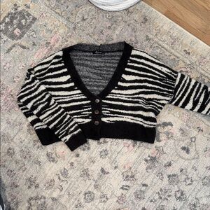 Olivaceous Black and White Striped Cardigan